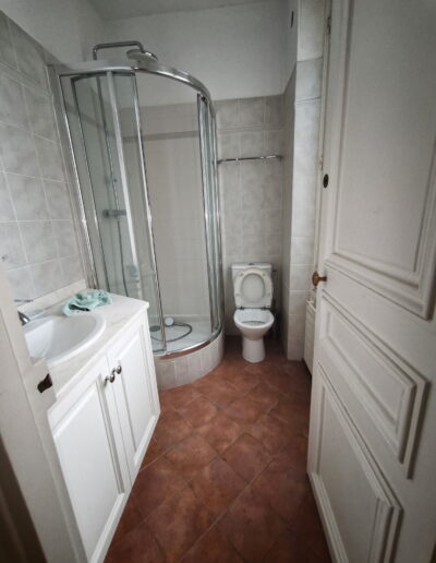 état salle d'eau après débarras à paris 6e