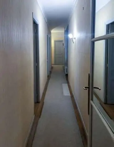 Débarras d'appartement rue Mignard, Paris 16e, couloir