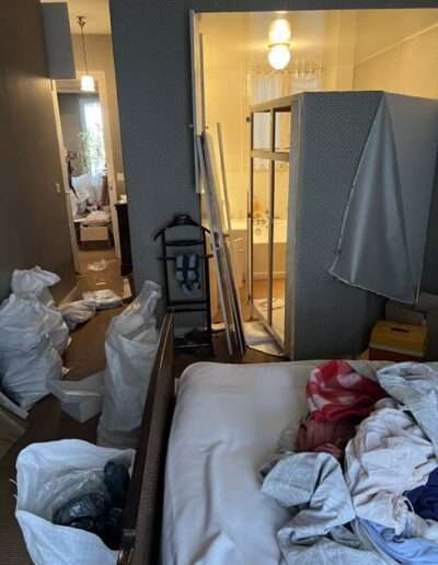 Débarras d'appartement rue Raynouard, Paris 16e. Chambre.