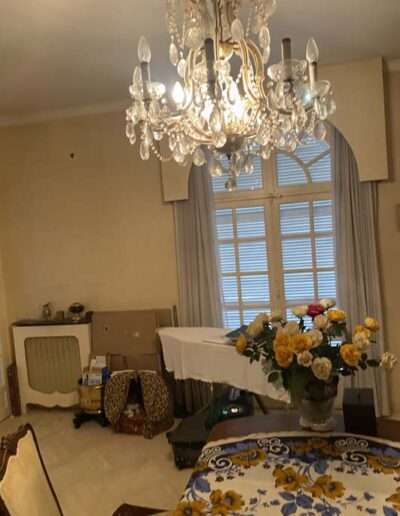 Dbarras de maison a Lamorlaye, salon avec lustre