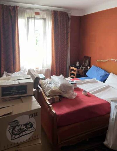 chambre encombrée