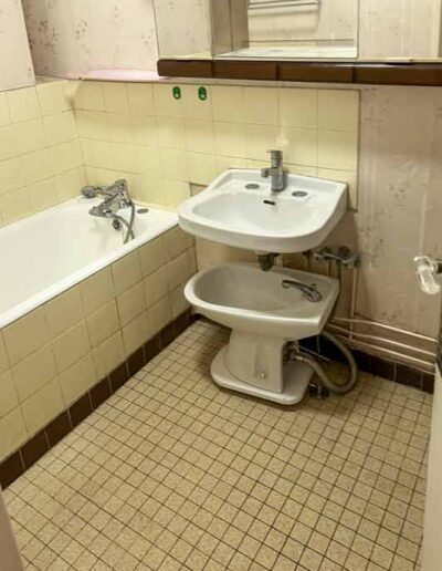 Debarras appartement rue Rue Geoffroy Saint Hilaire Paris 75005 salle de bains 2