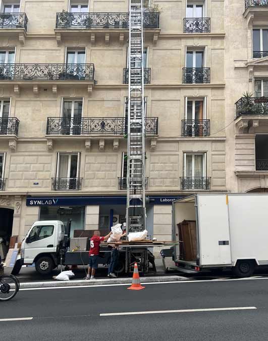 Tri et enlèvement dans un logement – Paris 5e, rue Claude Bernard