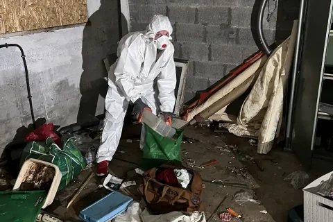 Opération difficile dans une maison squattée à La Frette-sur-Seine 95530 24 Débarras difficile de maison squattée à La Frette-sur-Seine 95530