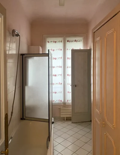 Boulevard Raspail – Débarras valorisé à Paris 6e 14 Débarras valorisé appartement Boulevard Raspail Paris 75006, Saloe de bains