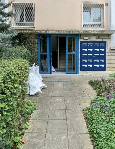 Débarras d'appartement à Rueil-Malmaison | Débarras Le Doré 10 Debarras-Debarras-Rueil-Malmaison-Entree