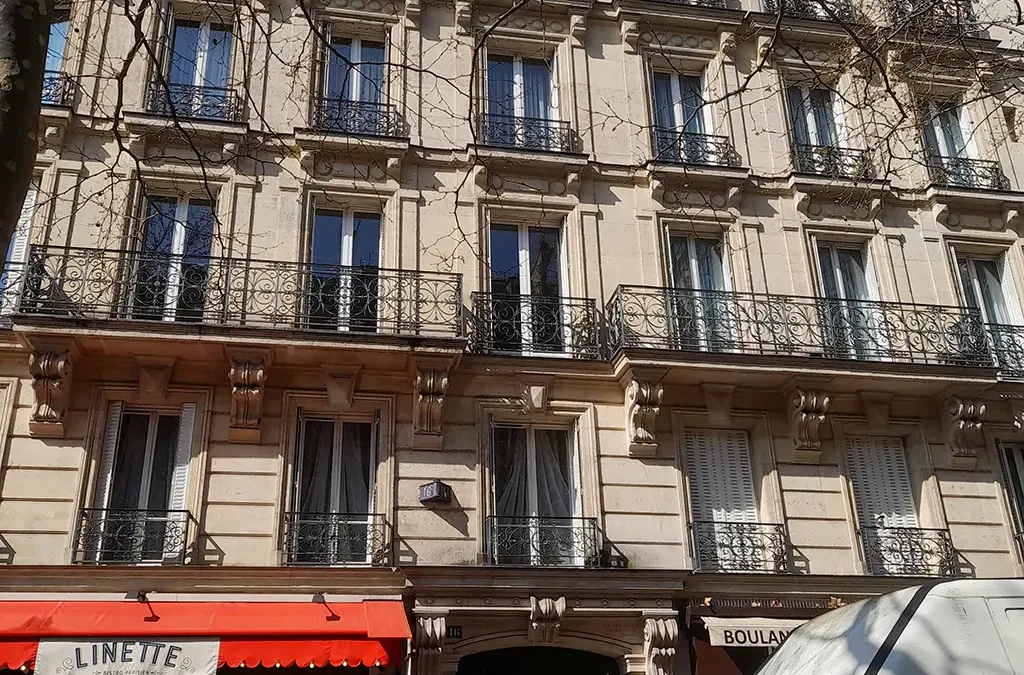 Débarras copropriété à Paris : qui paie ? Que dit la loi ?