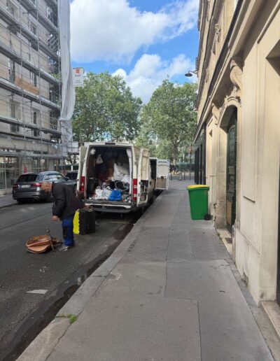 Débarras d'un duplex à paris, camion débarras