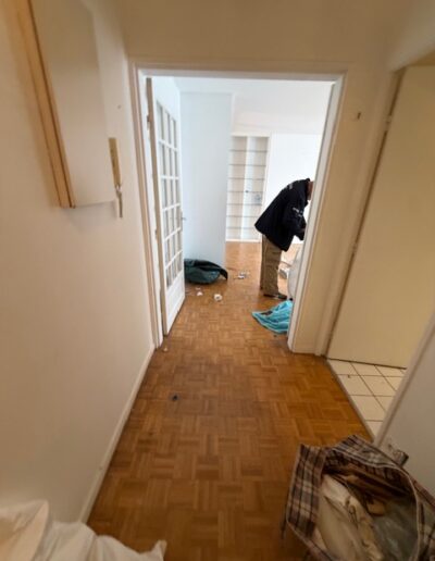 nettoyage couloir lors d'un débarras d'appartement à paris 11e