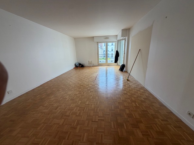 chambre lors d'un débarras d'apprtement à paris 11e