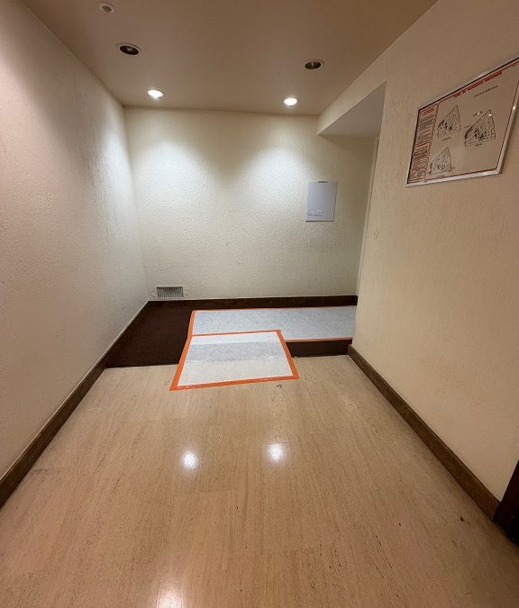 Débarras appartement : l’importance de protéger les parties communes et les surfaces sensibles