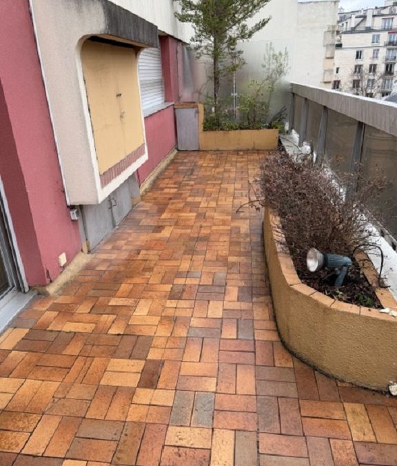Petit débarras de terrasse à proximité de Notre-Dame de l’Assomption, Paris 16e (75)