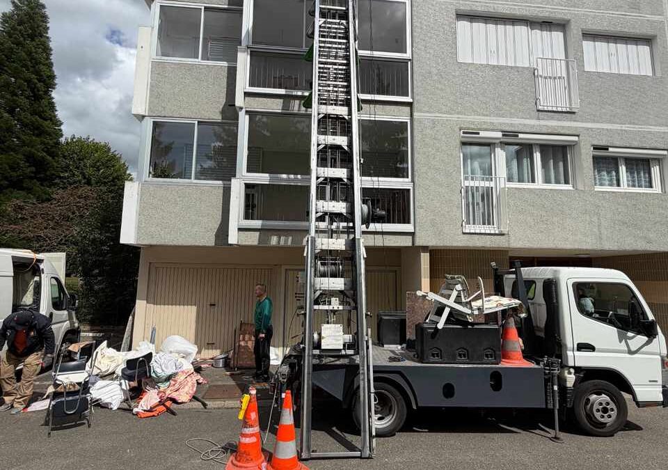 Débarras d’appartement dans les Yvelines, intervention à Plaisir avec monte-meuble